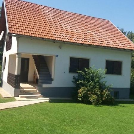 Apartman Filip Apartment Smoljanac Bagian luar foto